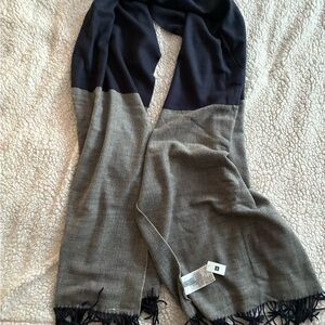 GAP Black and Gray Striped Scarf